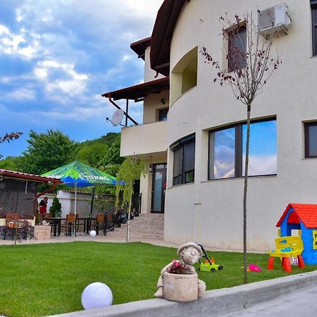 Casa Avram Villa Ramnicu Valcea Ngoại thất bức ảnh