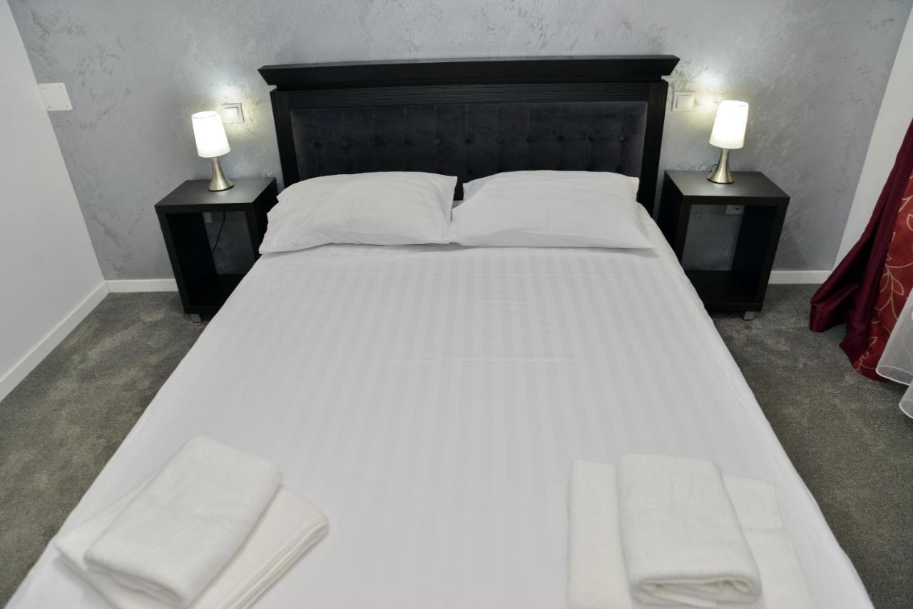 Casa Avram Villa Ramnicu Valcea Ngoại thất bức ảnh