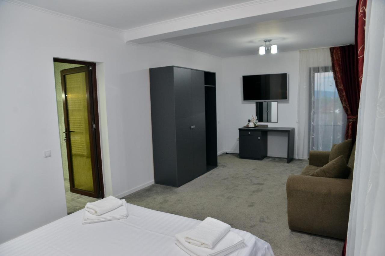 Casa Avram Villa Ramnicu Valcea Ngoại thất bức ảnh
